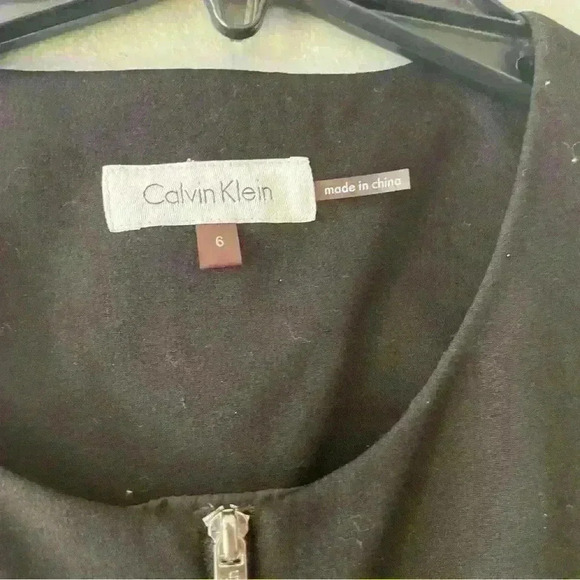 Calvin Klein Women's Short Sheath Dress Black Size 6 Front Design Zip Sleeveless - Picture 2 of 3